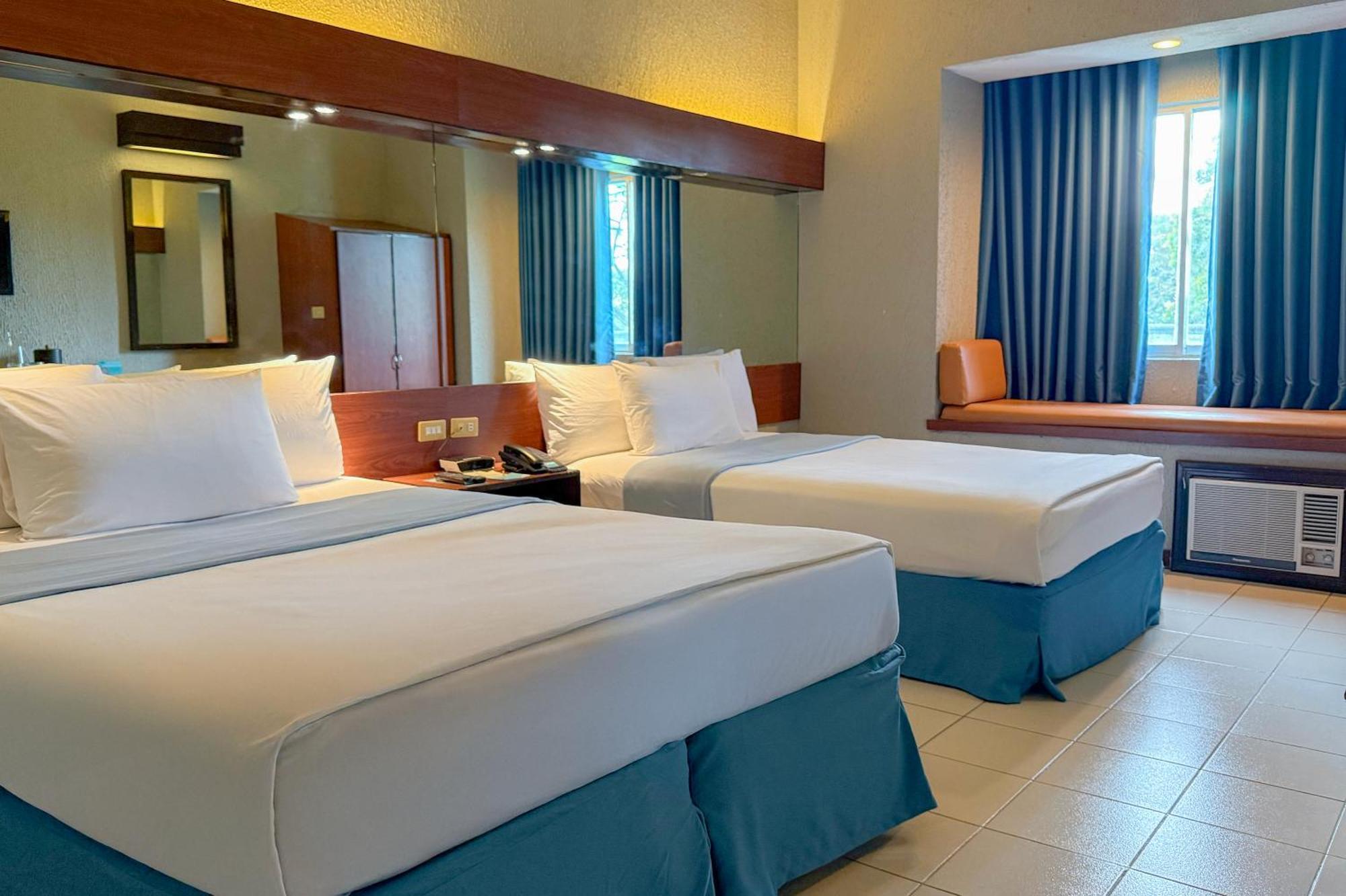 Microtel By Wyndham Eagle Ridge General Trias  Exteriér fotografie