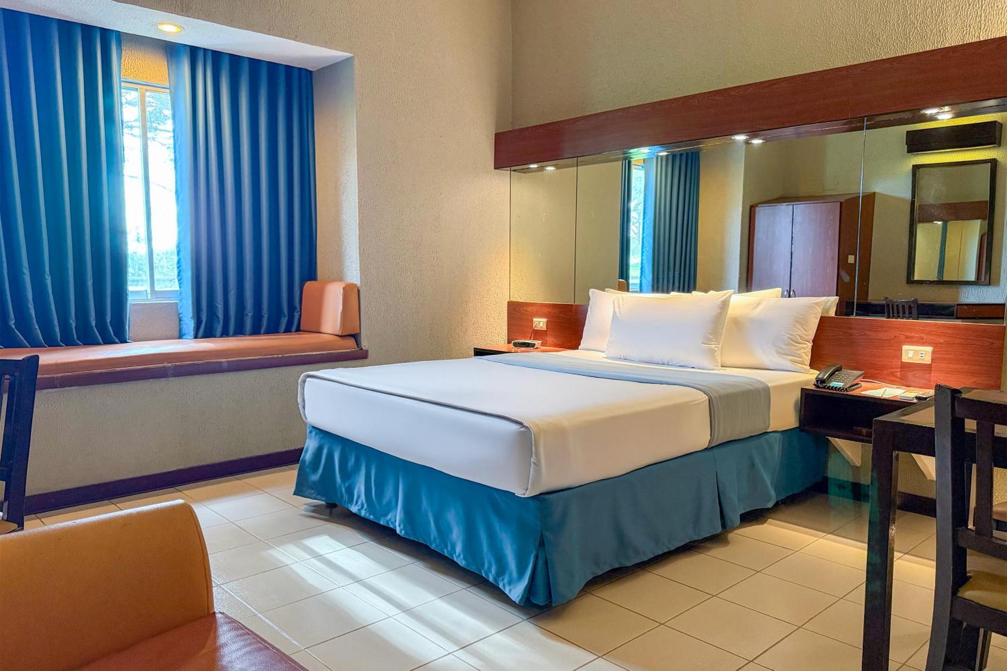 Microtel By Wyndham Eagle Ridge General Trias  Exteriér fotografie