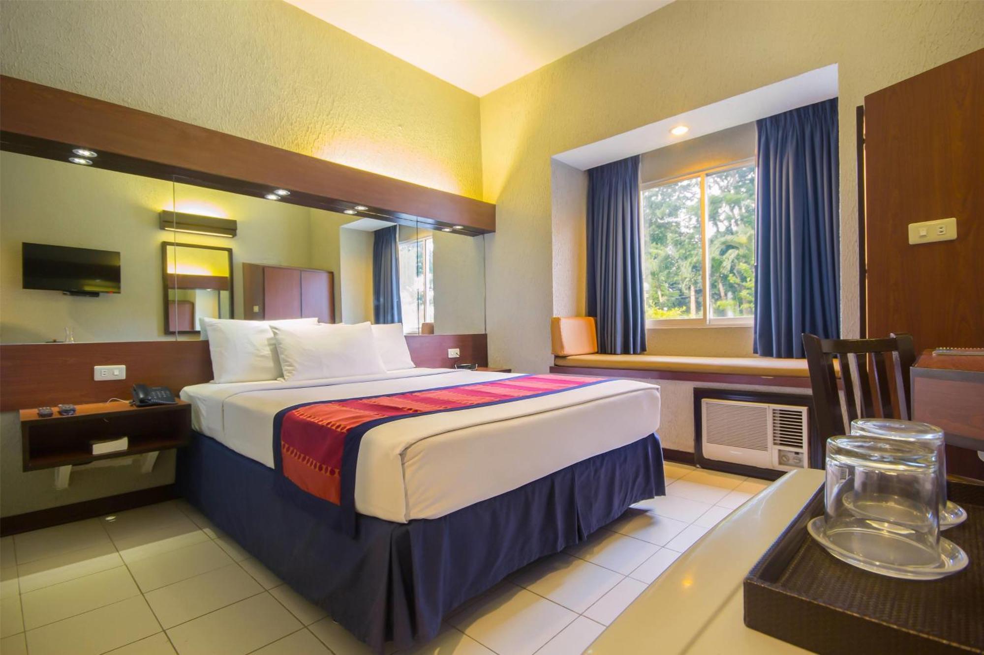 Microtel By Wyndham Eagle Ridge General Trias  Exteriér fotografie