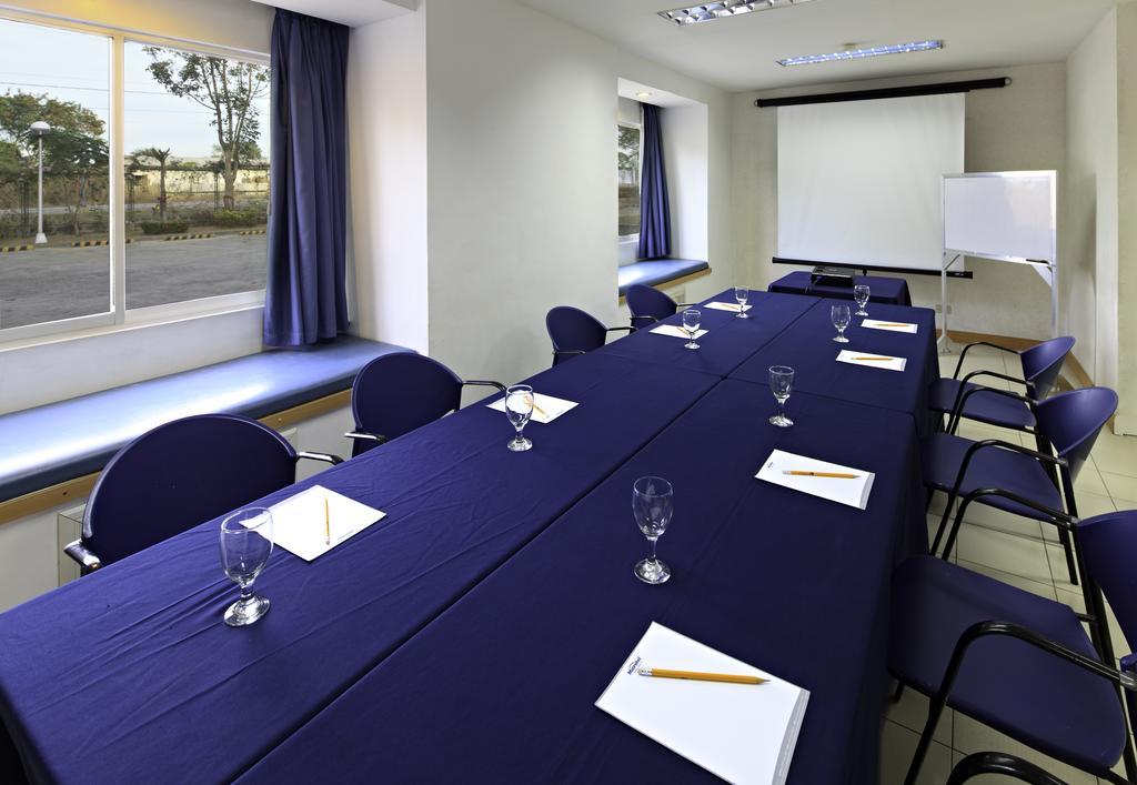 Microtel By Wyndham Eagle Ridge General Trias  Exteriér fotografie